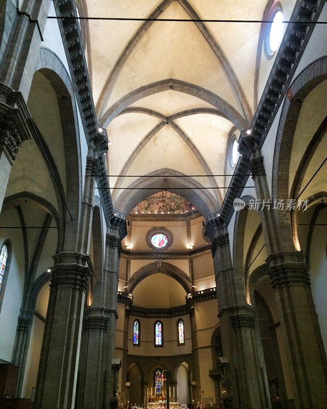 佛罗伦萨大教堂，正式名称为Cattedrale di Santa Maria del Fiore(英文圣玛丽花大教堂)，是意大利佛罗伦萨的大教堂(意大利语:Duomo di Firenze)。